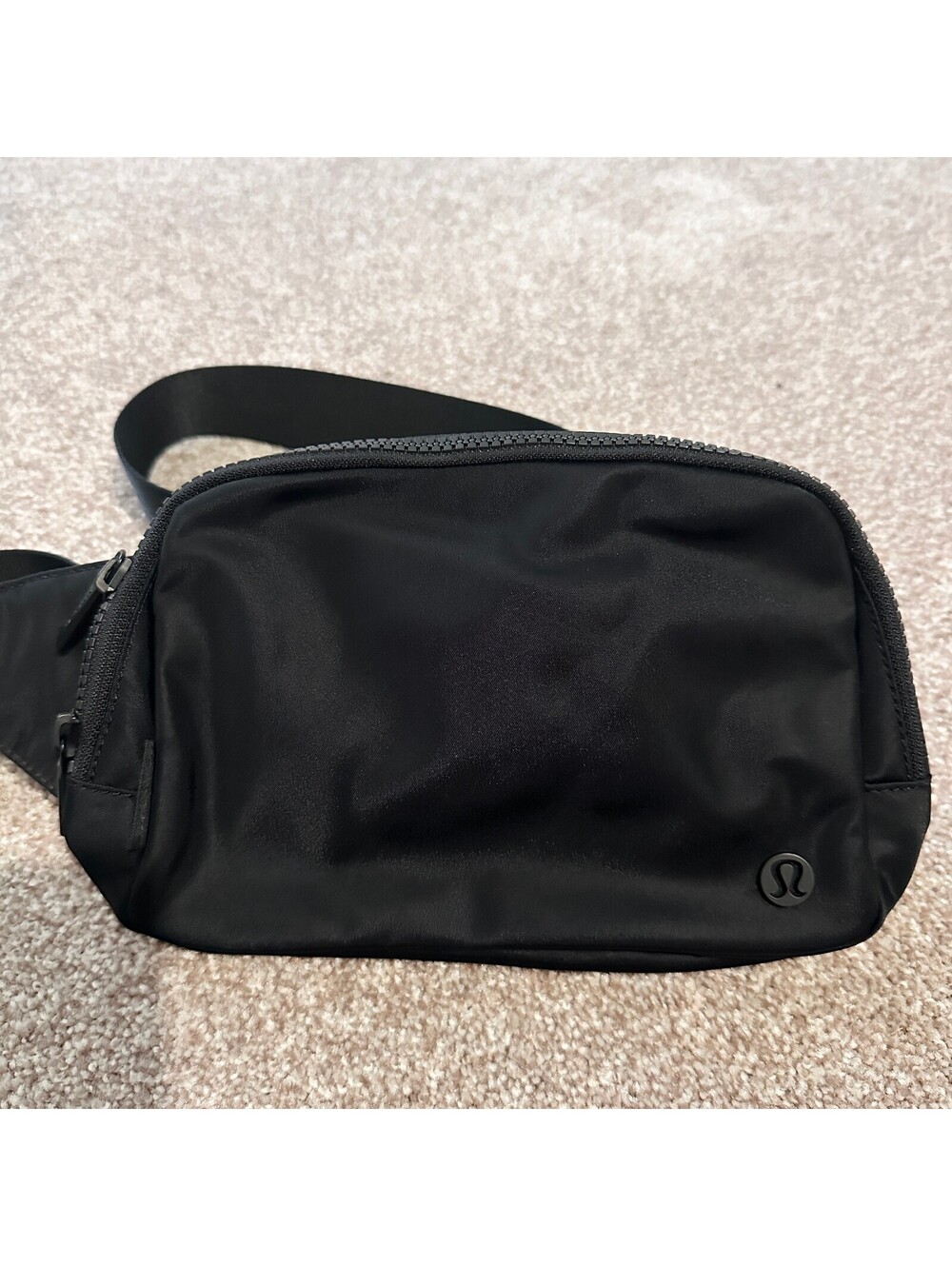 Lululemon Black Everywhere Bag 1L NWOT